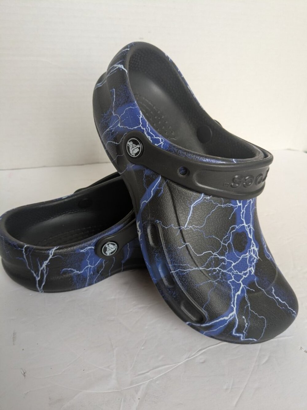 Crocs Men’s Sz 6 Women's 8 Lightning Bolt Slip-On Bistro Clog Shoes Black Blue